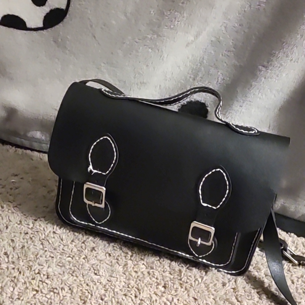 Black shoulder bag
